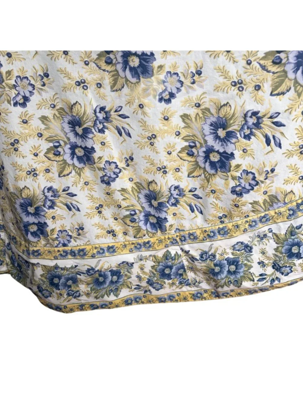 Vintage April Cornell Floral Tablecloth Round  88